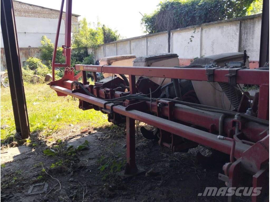 Elvorti УПС-8-02 Mechanické sejačky