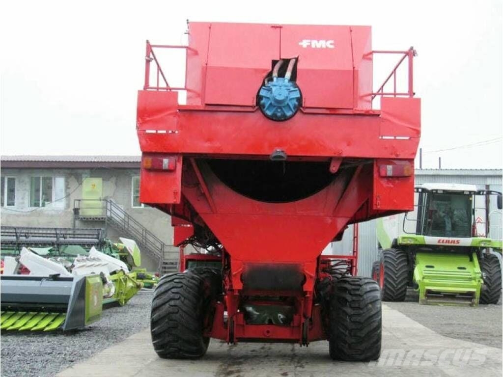 FMC 979 Borsó betakarítok