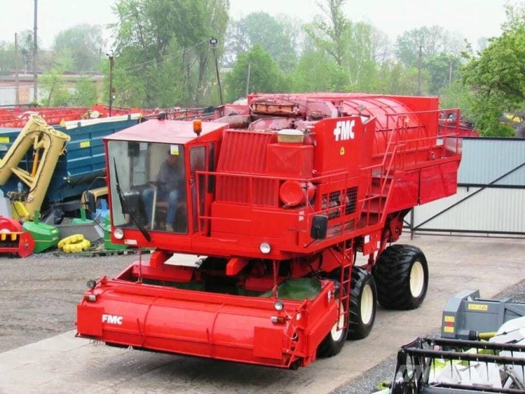 FMC 979 Borsó betakarítok