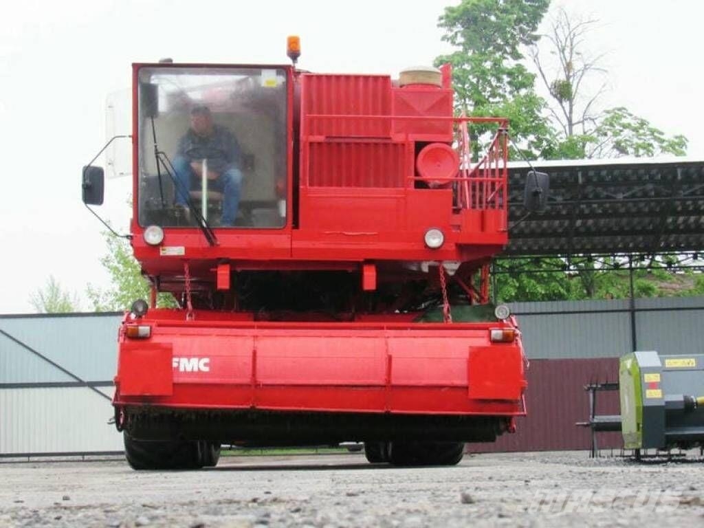 FMC 979 Borsó betakarítok