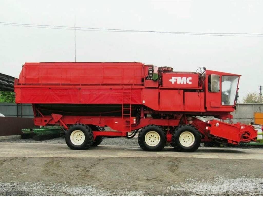 FMC 979 Borsó betakarítok
