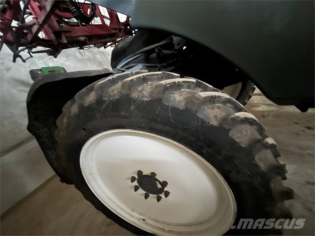 Hardi Самохідний обприскувач Hardi Alpha 3000 (2007) Savaeigiai purkštuvai