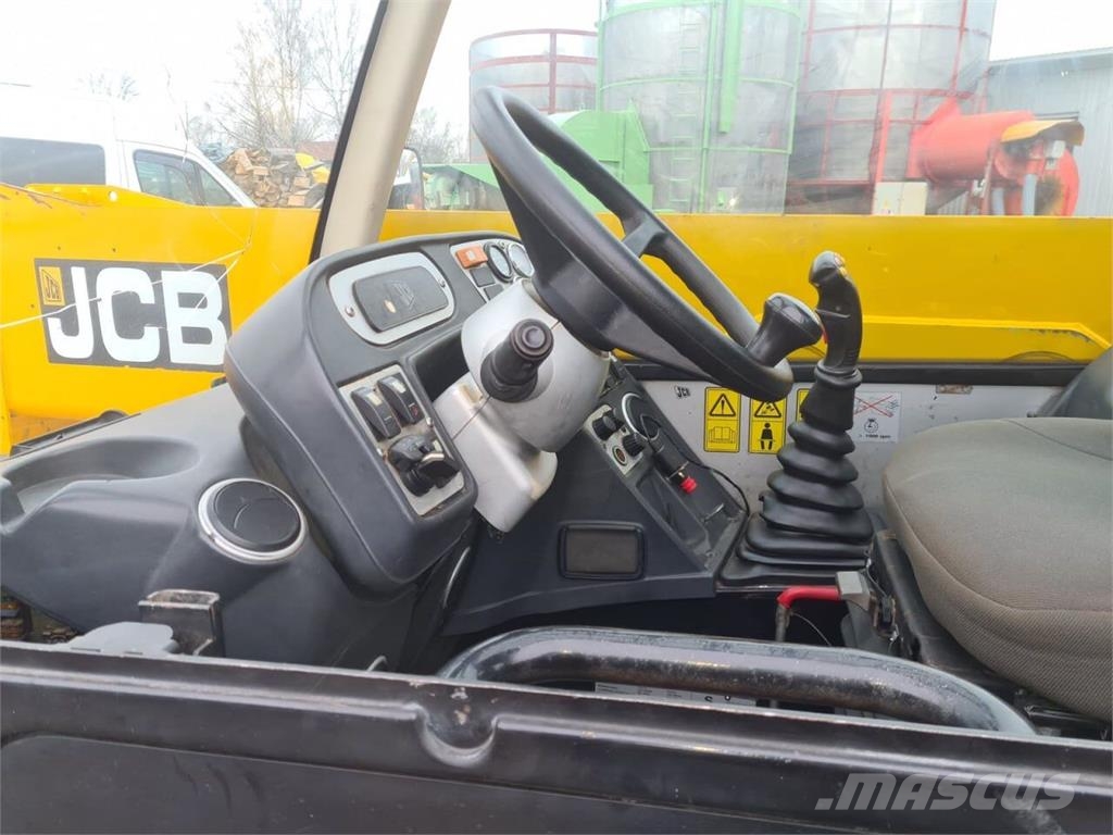 JCB 541-70 (2006) Voorladers en gravers