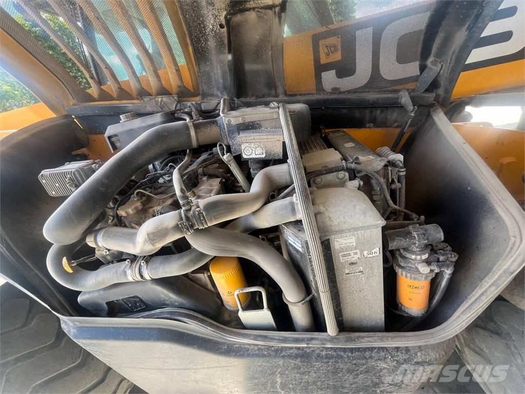 JCB 541-70 Agri Super (2015) لوادر وحفارات أمامية