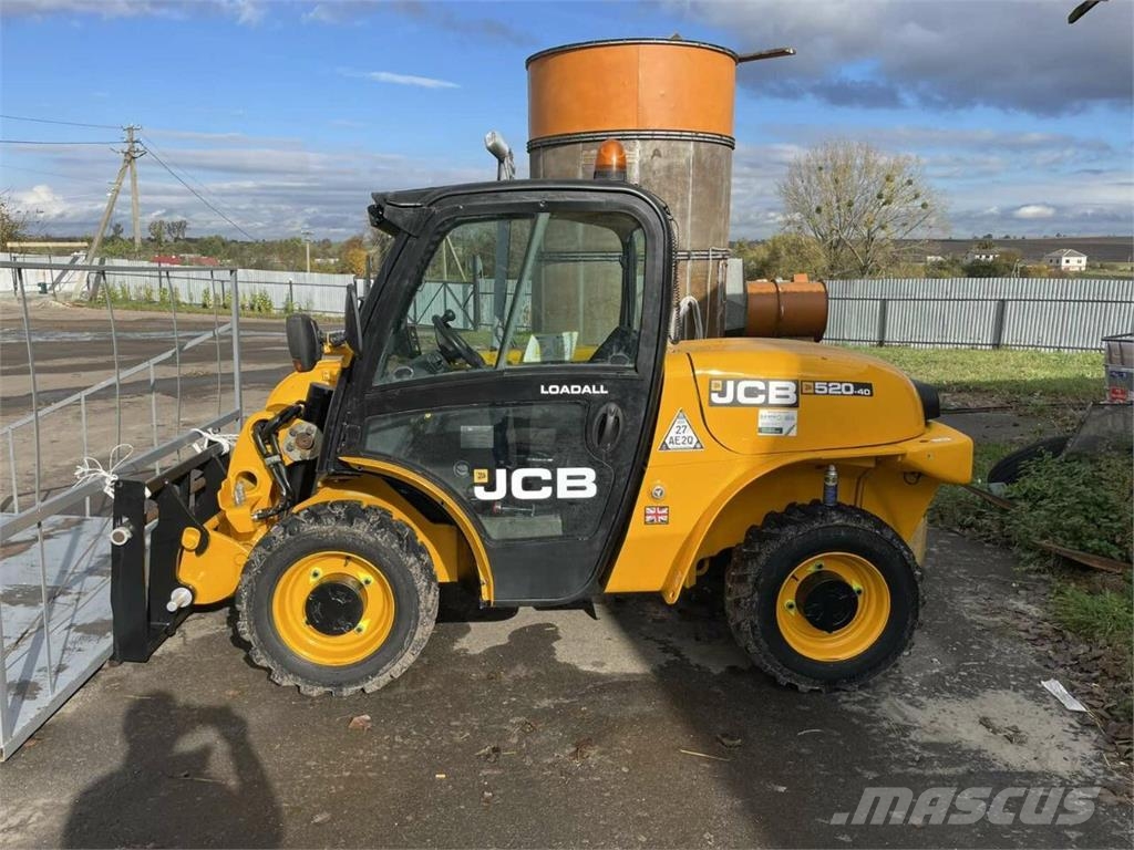 JCB Навантажувач JCB 520-40 (2011) مناولات متداخلة
