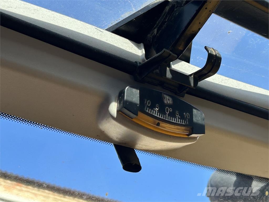 JCB Навантажувач JCB 536-70 Agri Super (2015) Voorladers en gravers