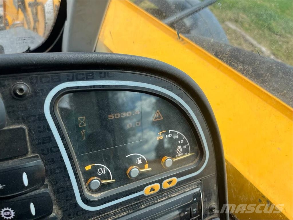 JCB Навантажувач JCB 531-70 Agri (2014) لوادر وحفارات أمامية