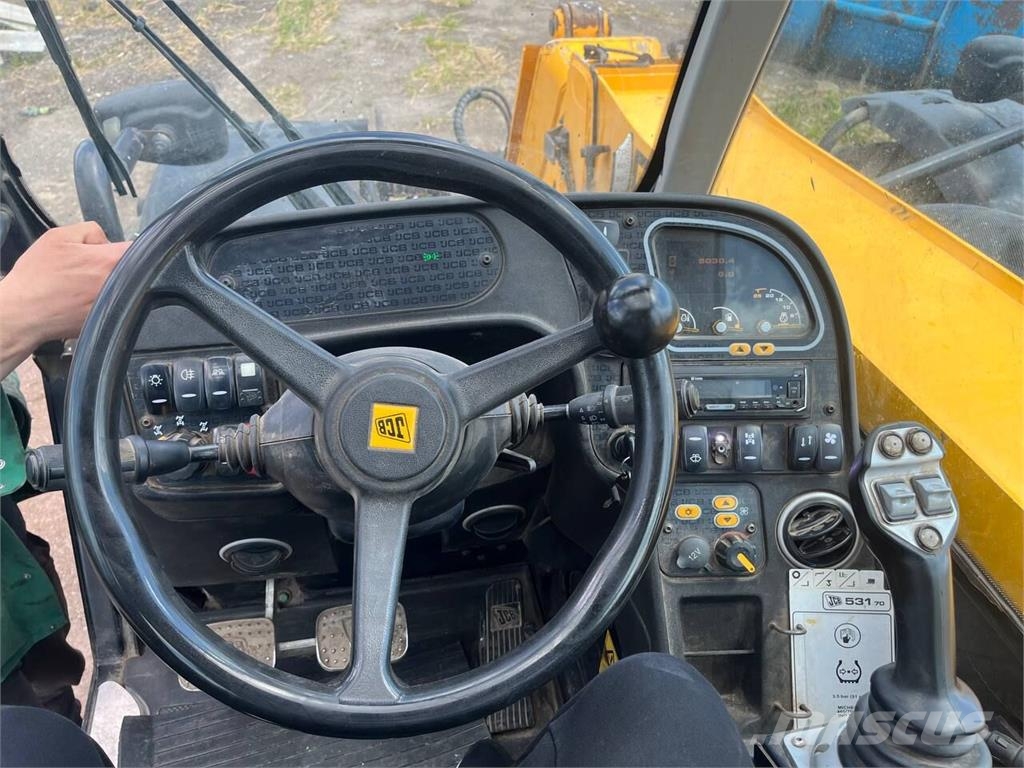 JCB Навантажувач JCB 531-70 Agri (2014) لوادر وحفارات أمامية
