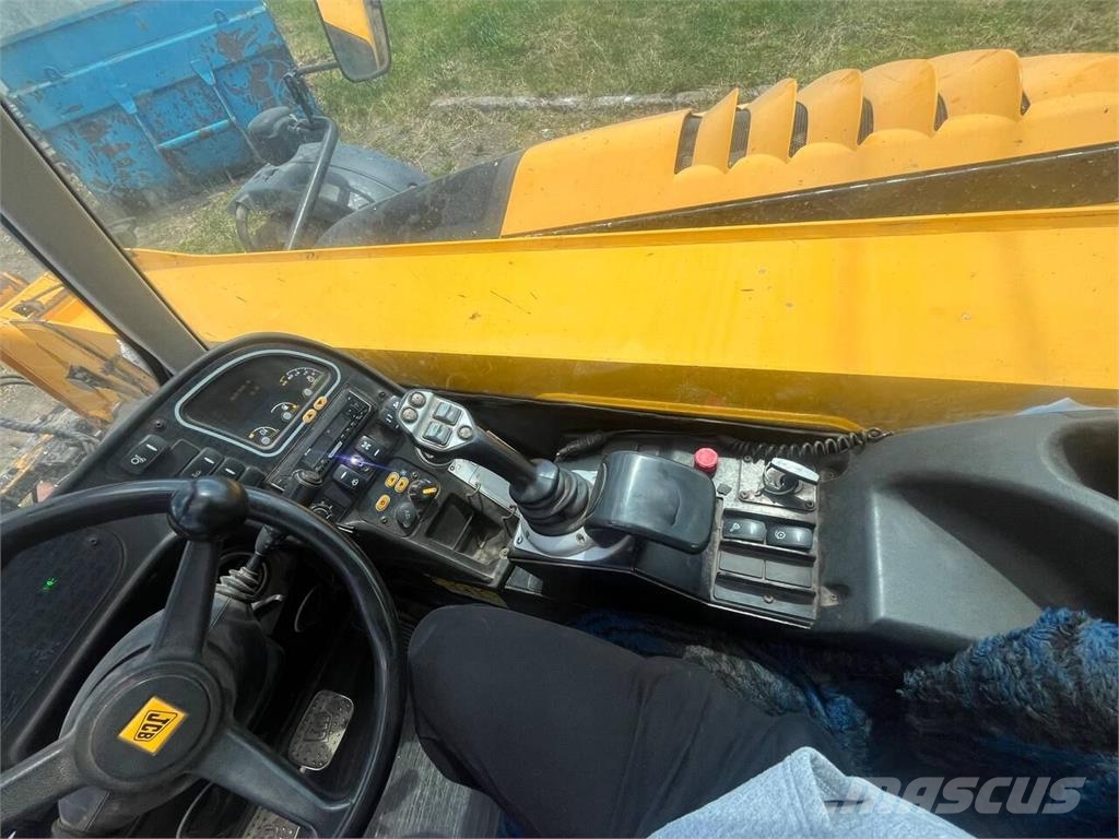 JCB Навантажувач JCB 531-70 Agri (2014) لوادر وحفارات أمامية