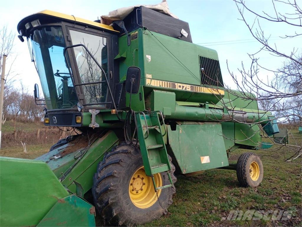 John Deere 1075 (1985) 联合收割机