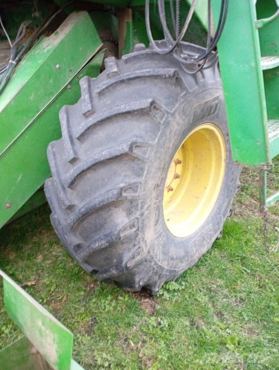 John Deere 1075 (1985) 联合收割机