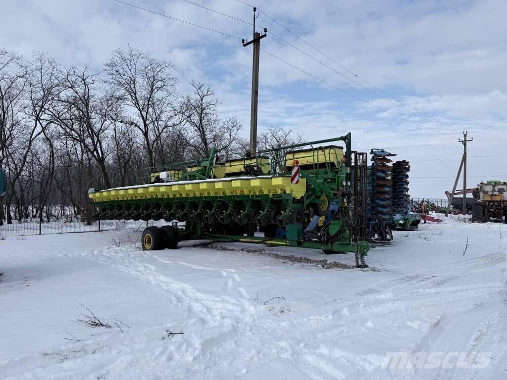John Deere 1745 Täppiskülvikud