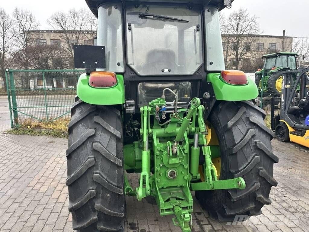 John Deere 6110 B Трактори
