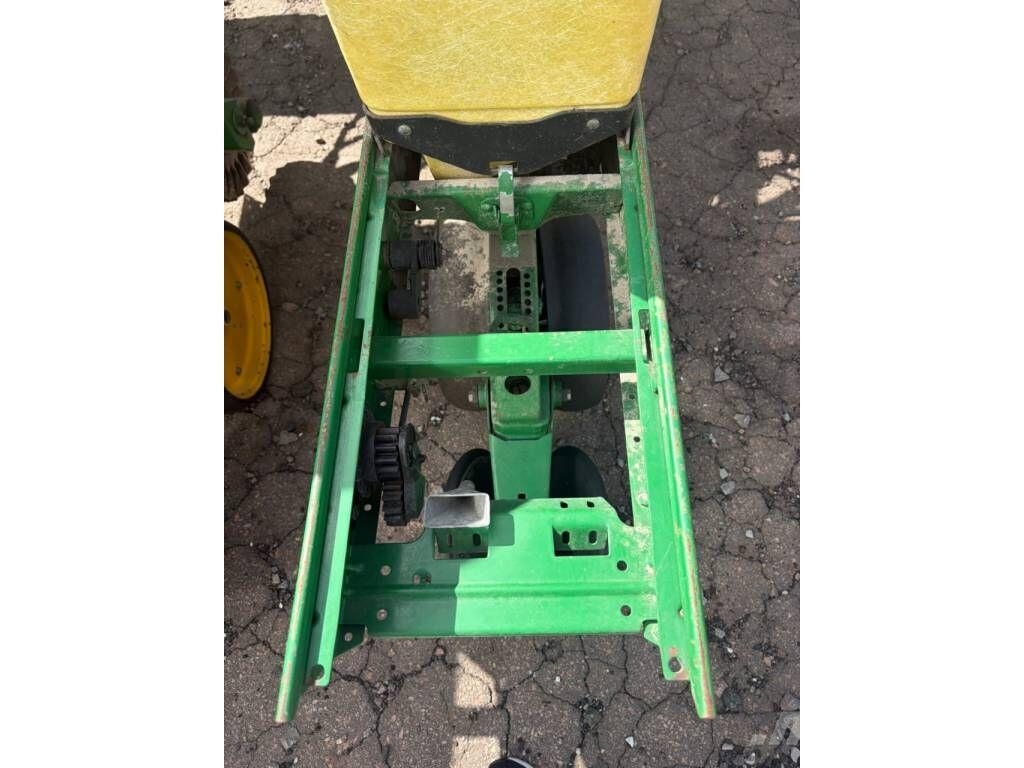 John Deere 7200 Täppiskülvikud