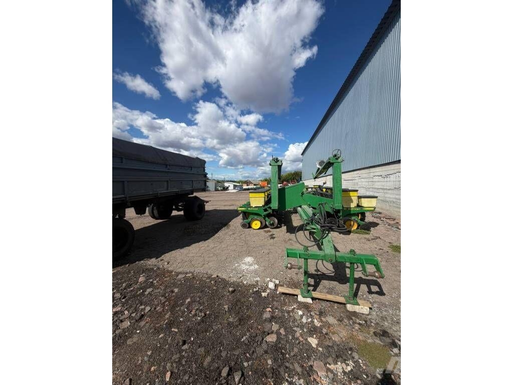 John Deere 7200 Täppiskülvikud