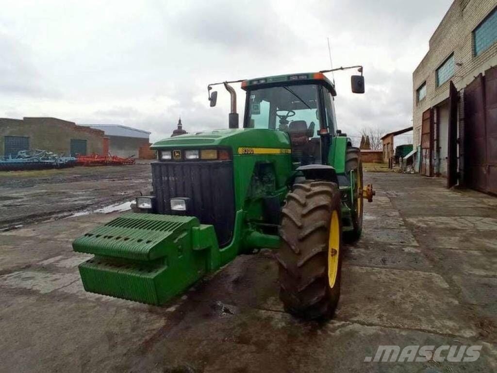John Deere 8300 Traktori