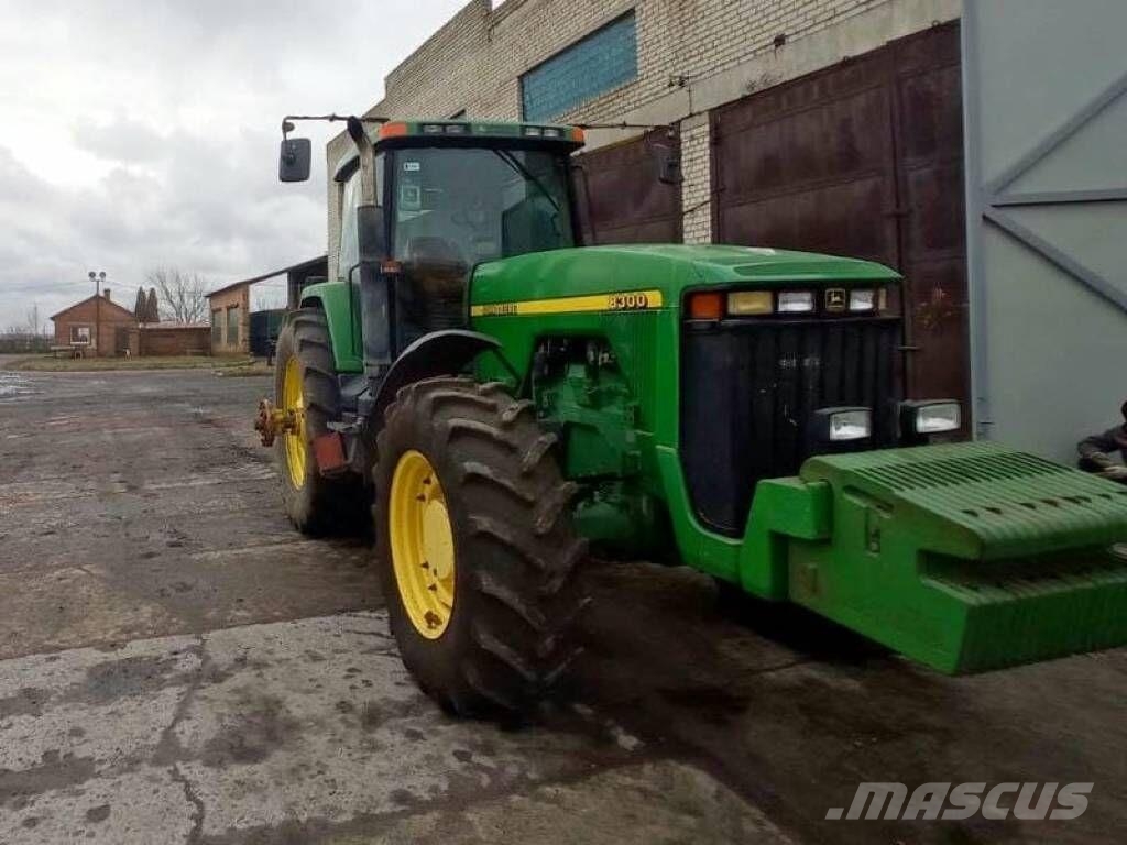John Deere 8300 Traktori