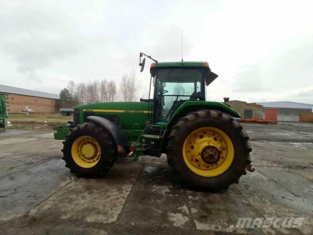 John Deere 8300 Traktori