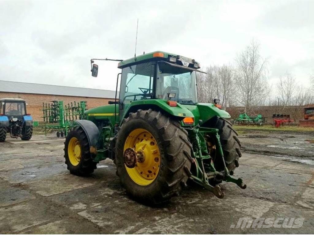 John Deere 8300 Traktori