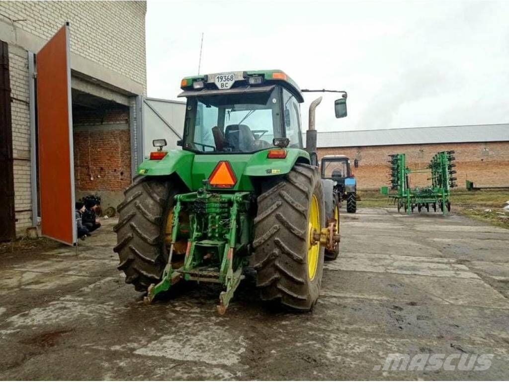 John Deere 8300 Traktori