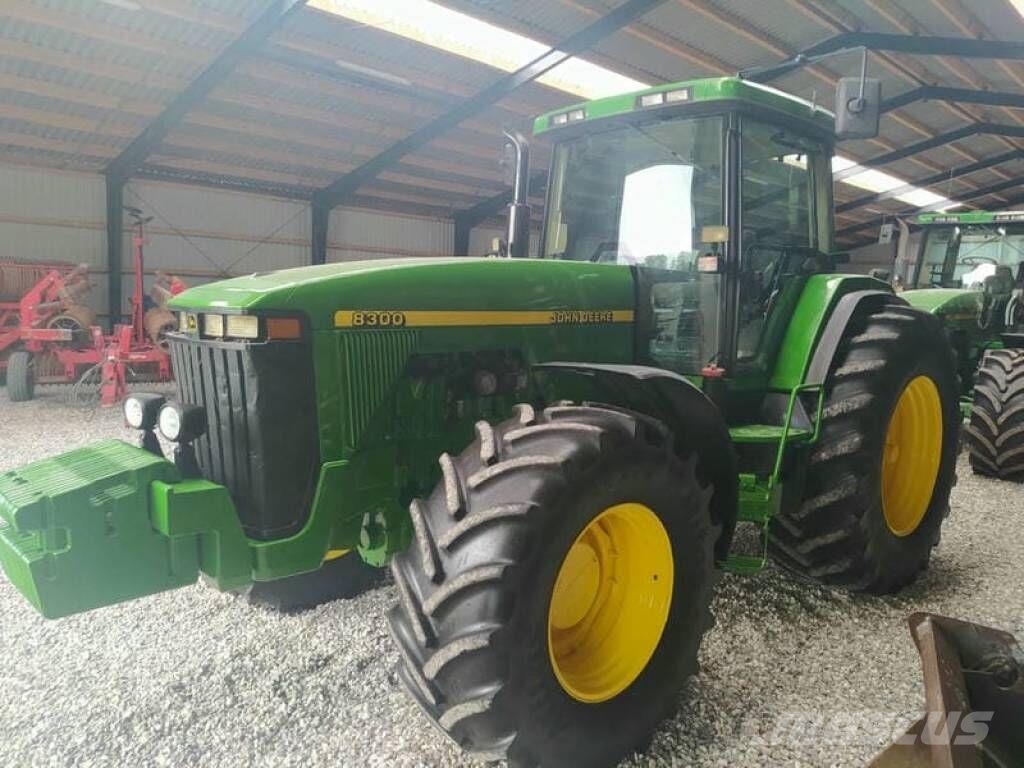 John Deere 8300 Трактора