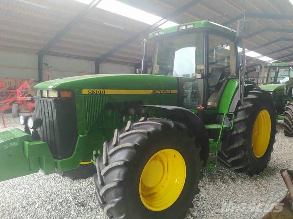 John Deere 8300 Трактора