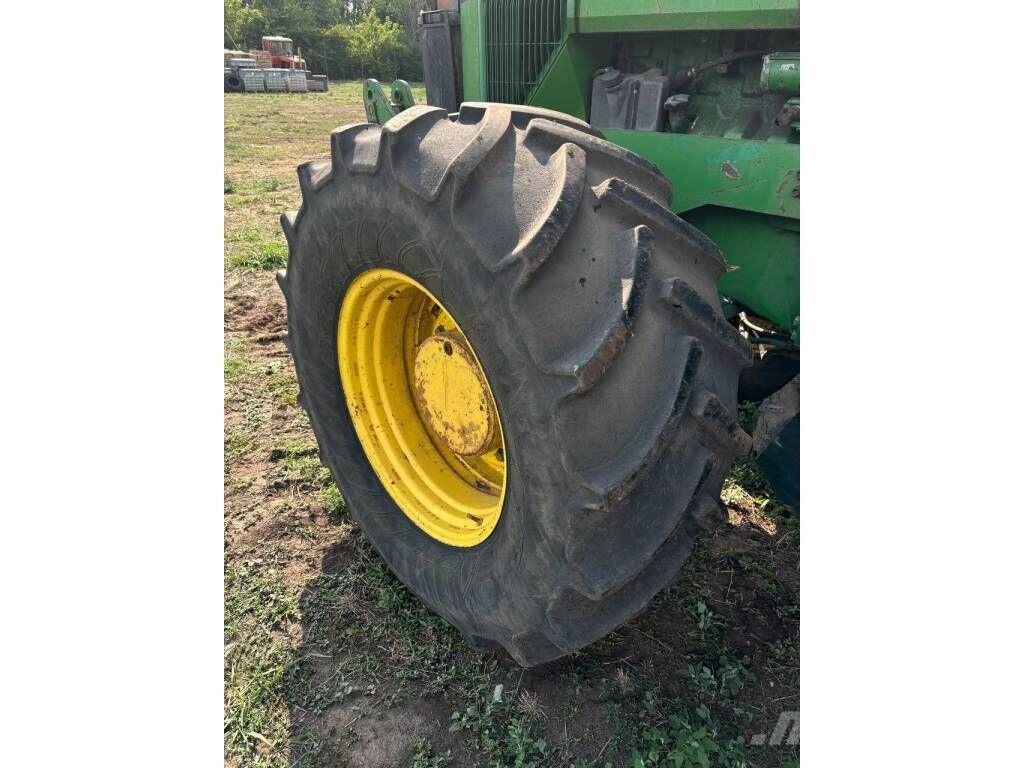 John Deere 8300 Трактора