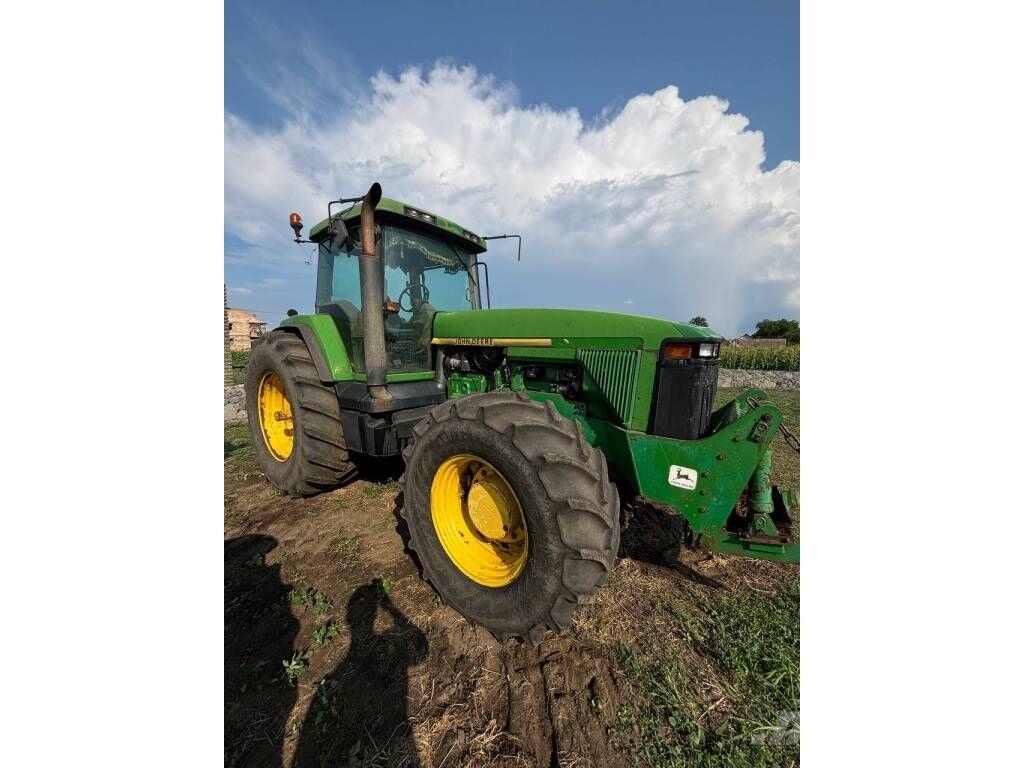 John Deere 8300 Трактора