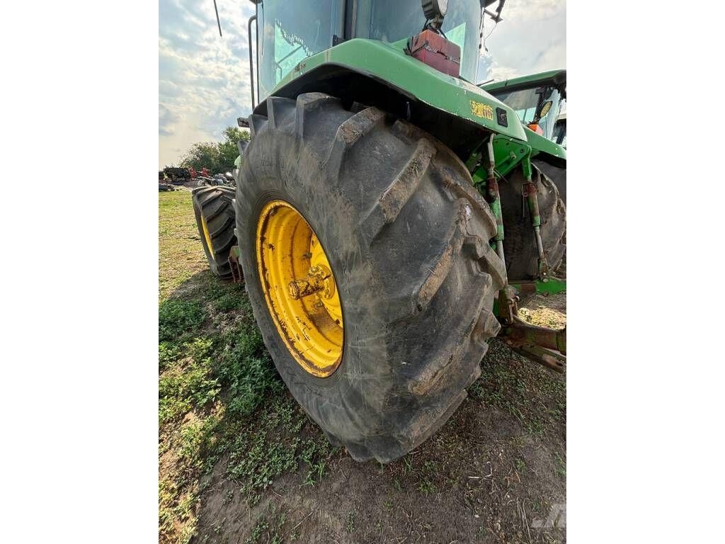 John Deere 8300 Трактора