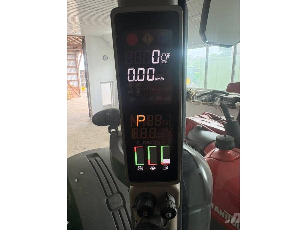 John Deere 8335R الجرارات