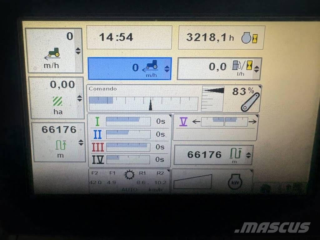 John Deere 8335R الجرارات