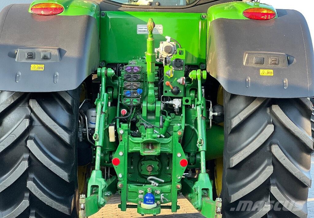 John Deere 8400 R Tractors