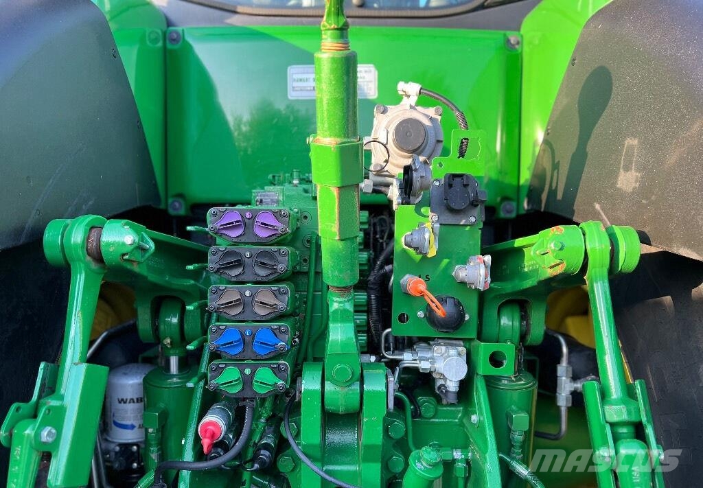 John Deere 8400 R Tractors