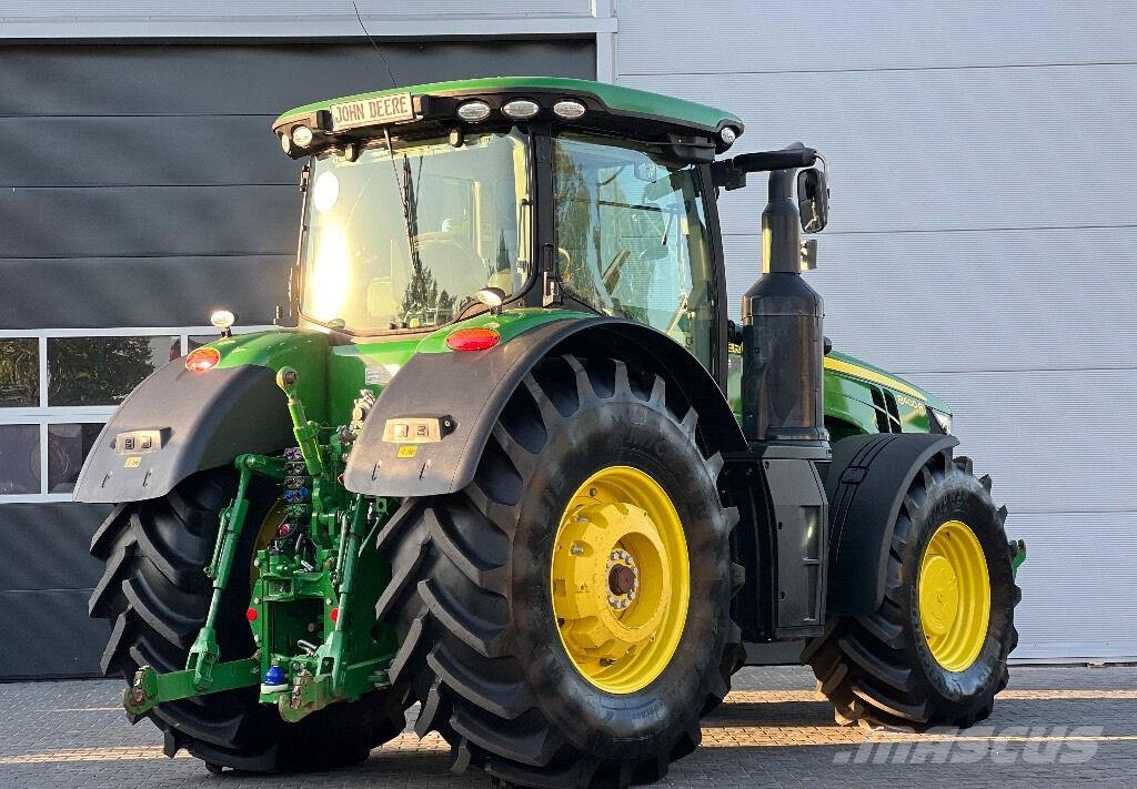 John Deere 8400 R Tractors