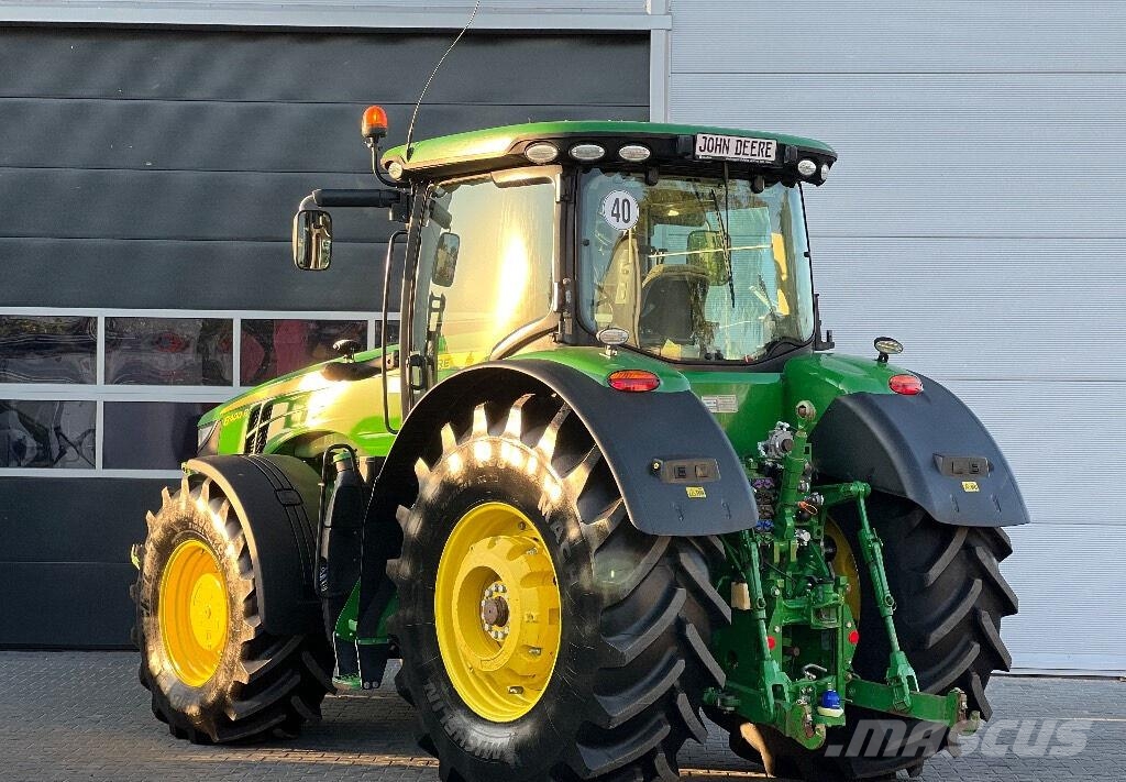 John Deere 8400 R Tractors