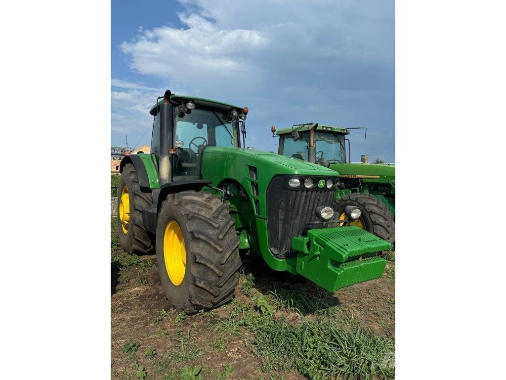 John Deere 8430 Трактори
