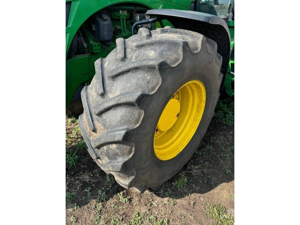 John Deere 8430 Трактори