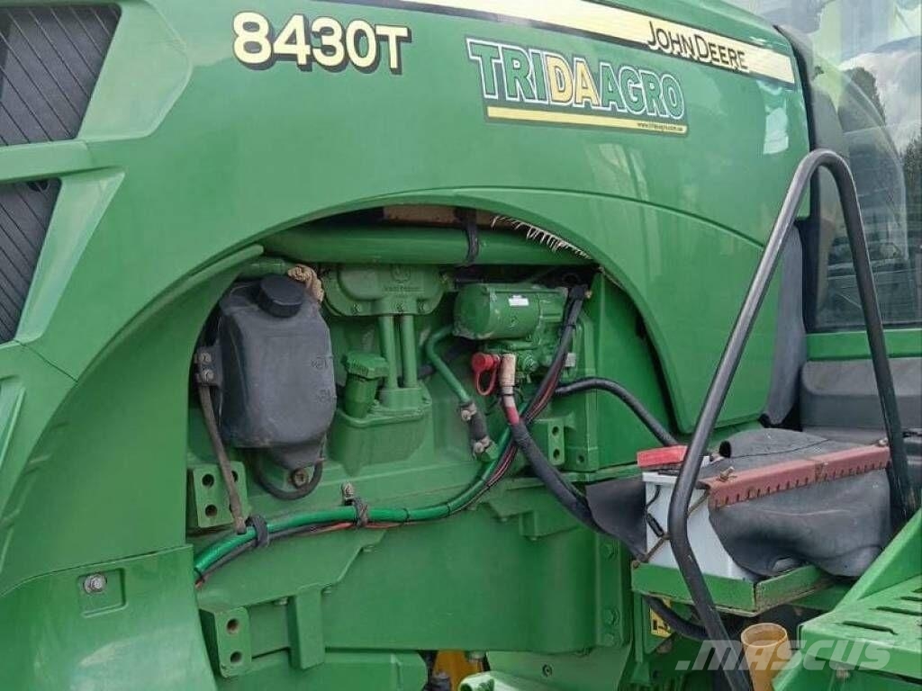 John Deere 8430T Traktori