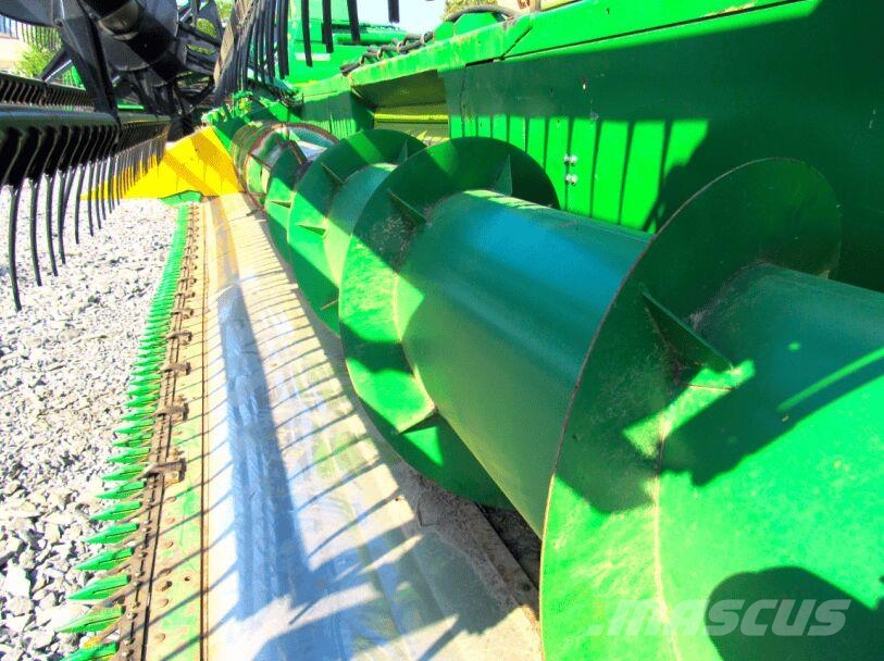 John Deere 920 聯合收割機頭