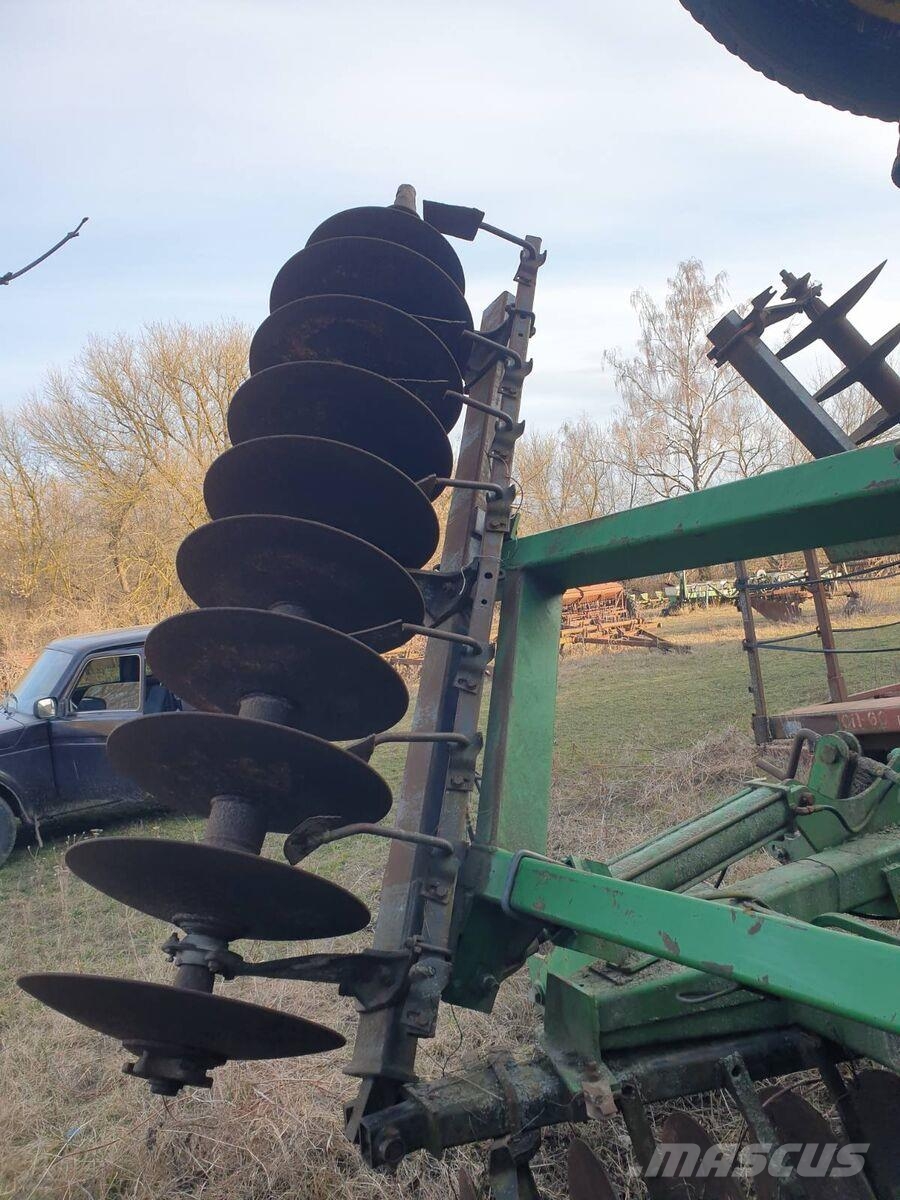John Deere Дискова борона John Deere 630 (2009) Tanjirače