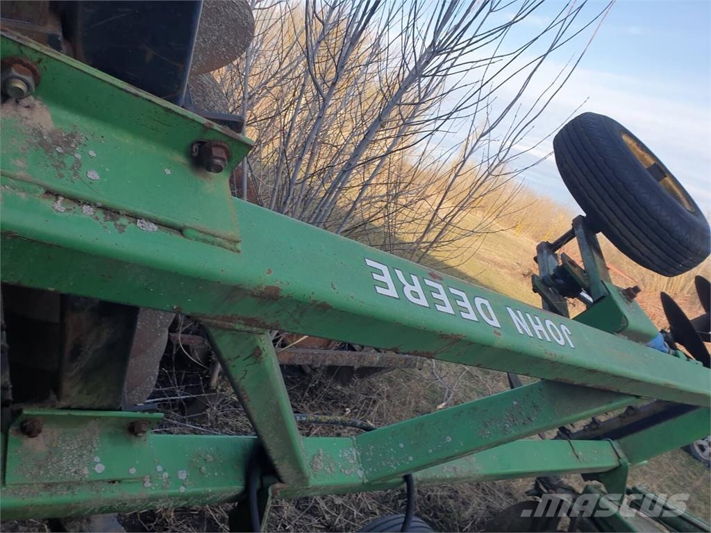 John Deere Дискова борона John Deere 630 (2009) Tanjirače