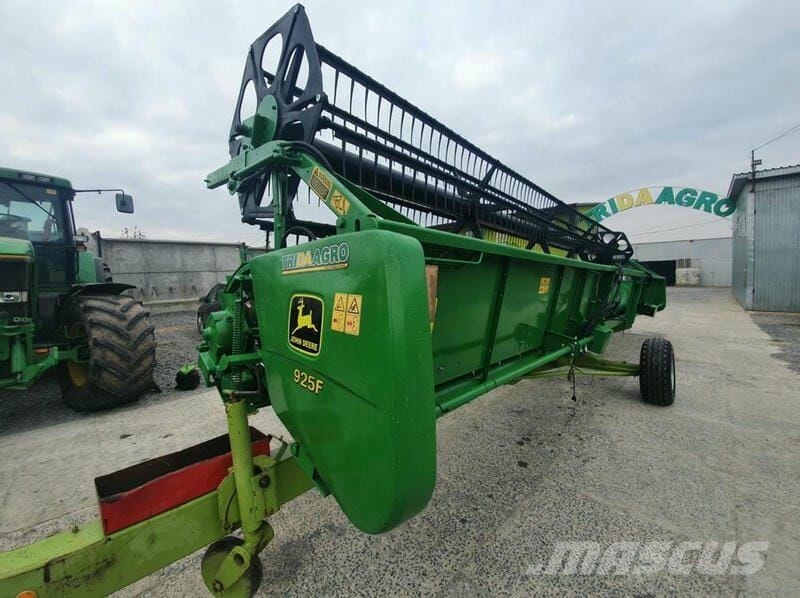 John Deere Жатка John Deere 930F (1999) Ceifeiras debulhadoras compactas