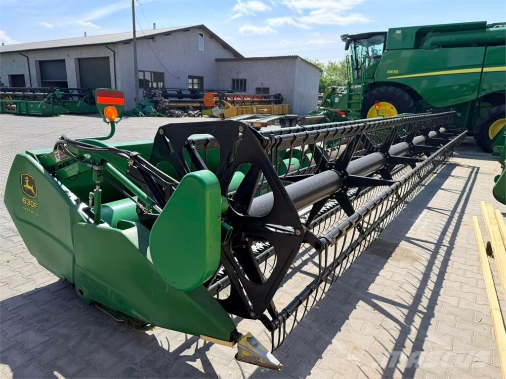 John Deere Жатка John Deere 630F HydraFlex (2010) 聯合收割機頭