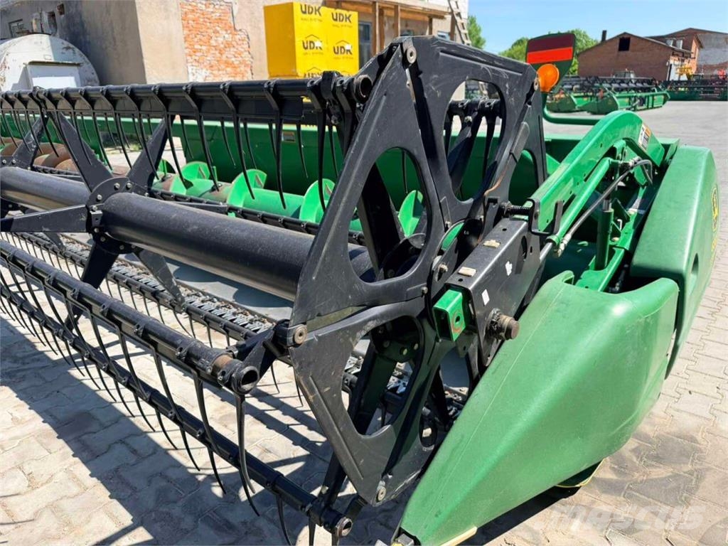 John Deere Жатка John Deere 630F HydraFlex (2010) 聯合收割機頭