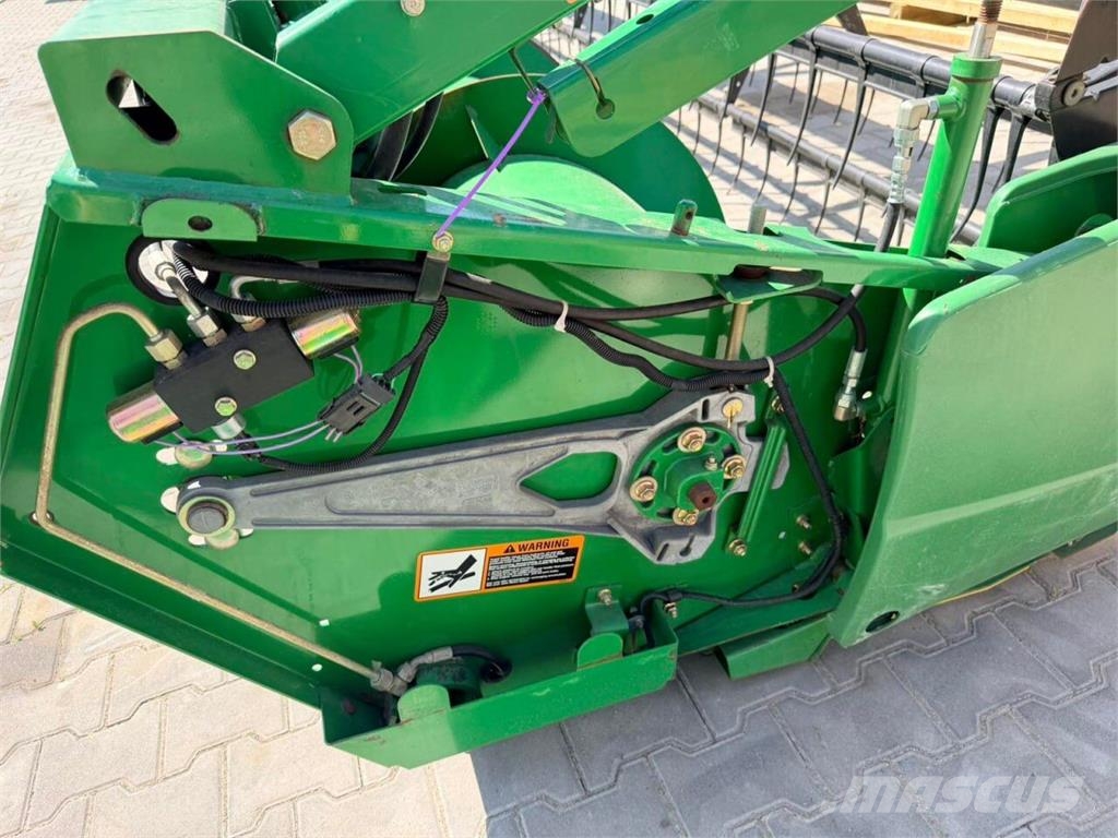 John Deere Жатка John Deere 630F HydraFlex (2010) 聯合收割機頭