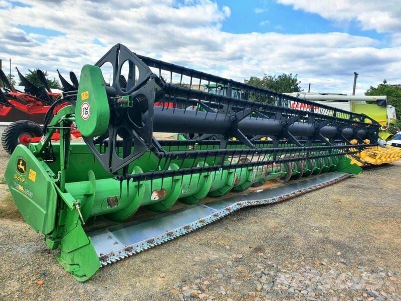 John Deere Жниварка John Deere 630F HydraFlex (2012) 聯合收割機頭