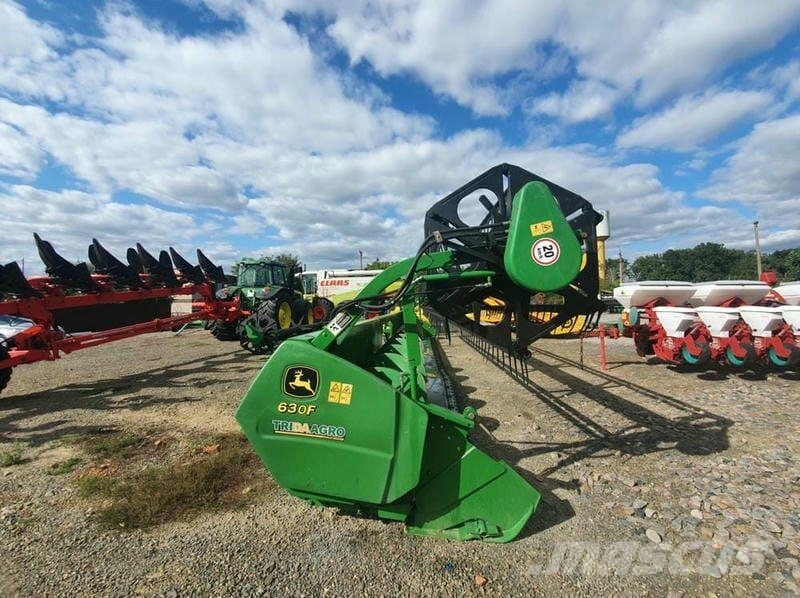 John Deere Жниварка John Deere 630F HydraFlex (2012) 聯合收割機頭