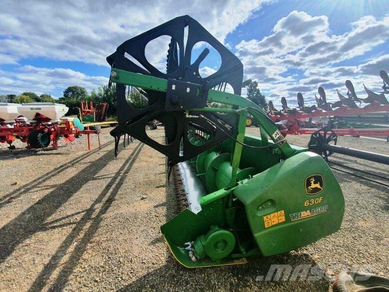 John Deere Жниварка John Deere 630F HydraFlex (2012) 聯合收割機頭