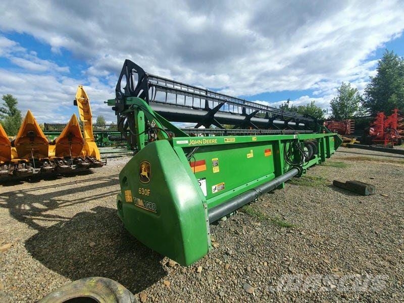 John Deere Жниварка John Deere 630F HydraFlex (2012) 聯合收割機頭