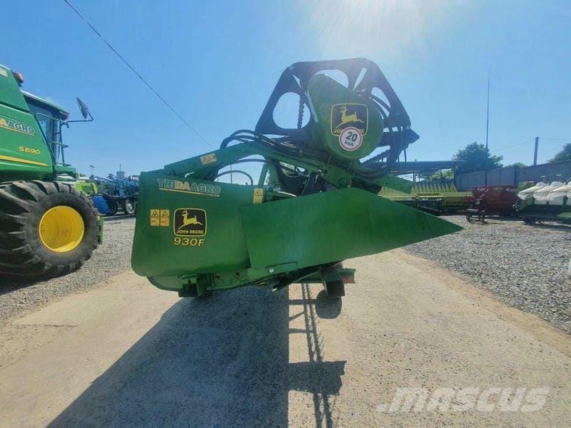 John Deere Жниварка JOHN DEERE 930F (1999) Ceifeiras debulhadoras compactas